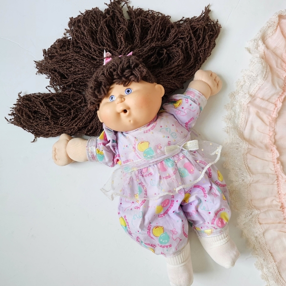 Rare 1990 First Edition Hasbro Cabbage Patch Curly Blue Eye Birthday Party Doll - Picture 2 of 16
